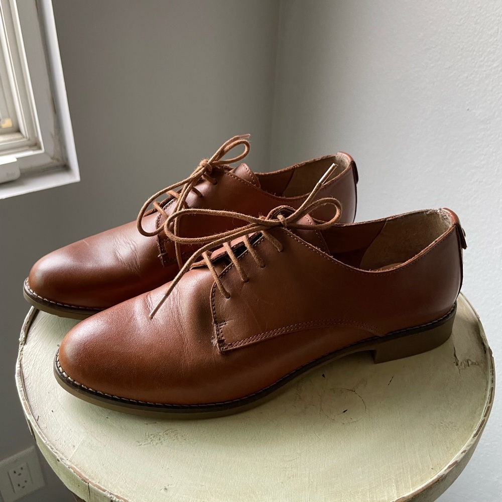 Women’s Leather Oxfords.